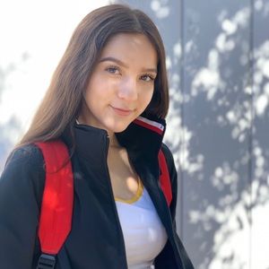 Meet your Posher, Vanessa